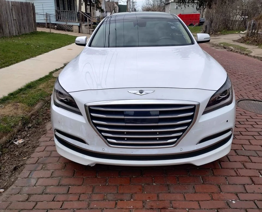 2016 Hyundai Genesis - Image 8 of 13
