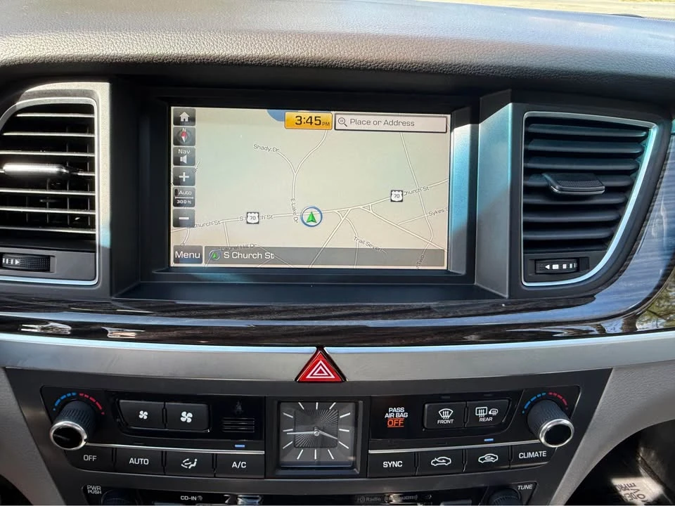 2016 Hyundai Genesis - Image 16 of 20