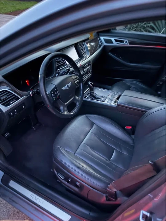 2016 Hyundai Genesis - Image 6 of 8