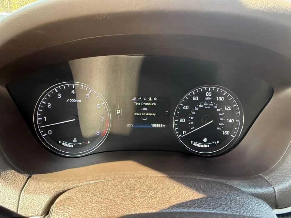 2016 Hyundai Genesis - Image 17 of 20