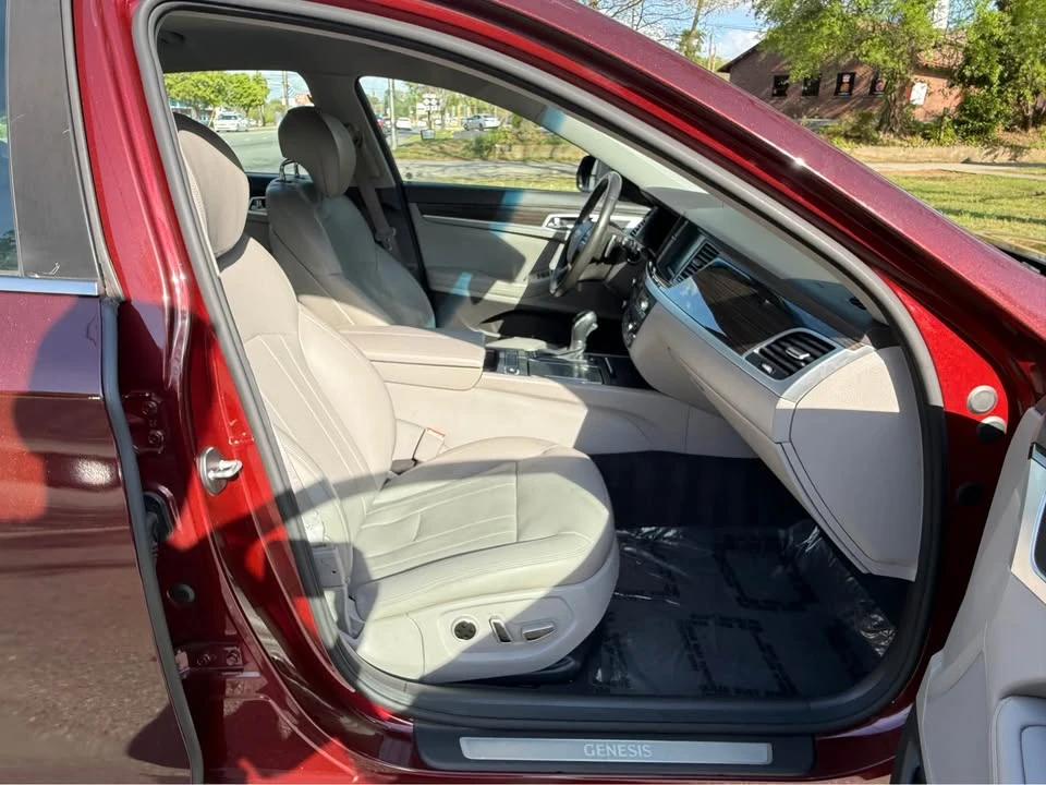 2016 Hyundai Genesis - Image 12 of 20