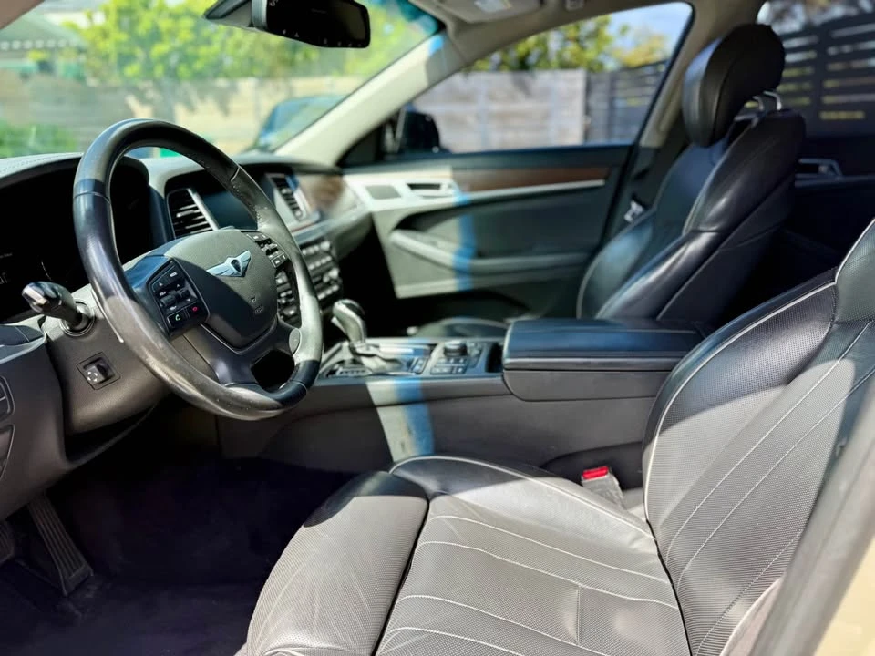 2016 Hyundai Genesis - Image 9 of 13