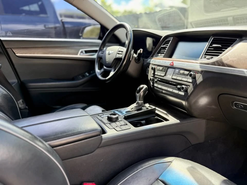 2016 Hyundai Genesis - Image 6 of 13