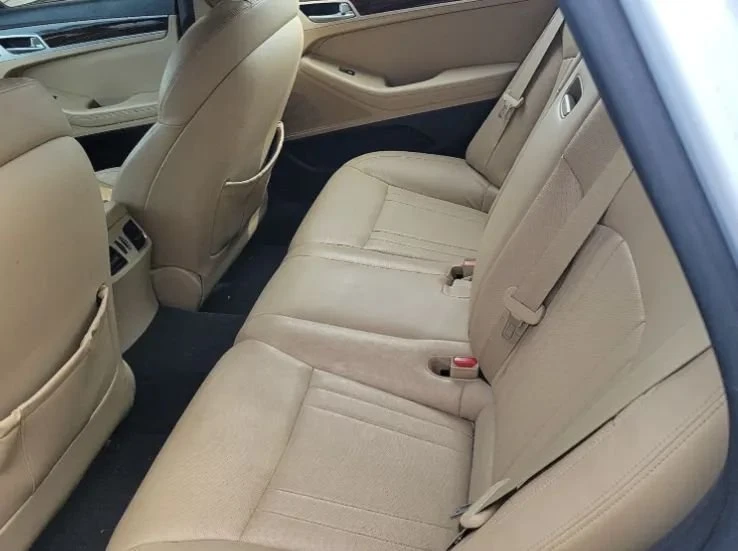 2016 Hyundai Genesis - Image 4 of 4
