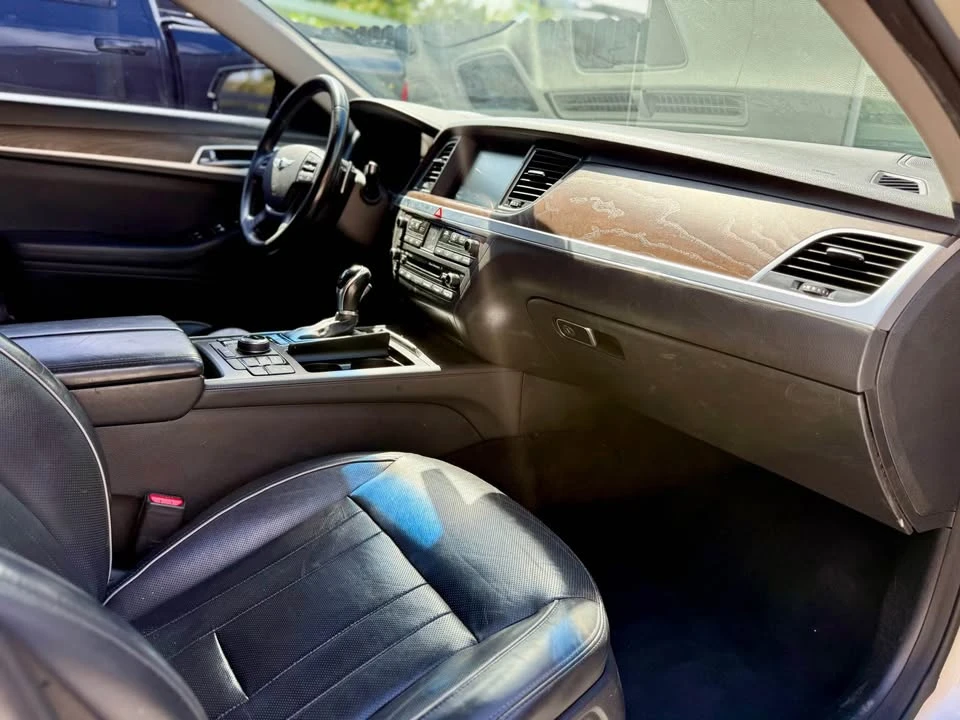 2016 Hyundai Genesis - Image 9 of 13