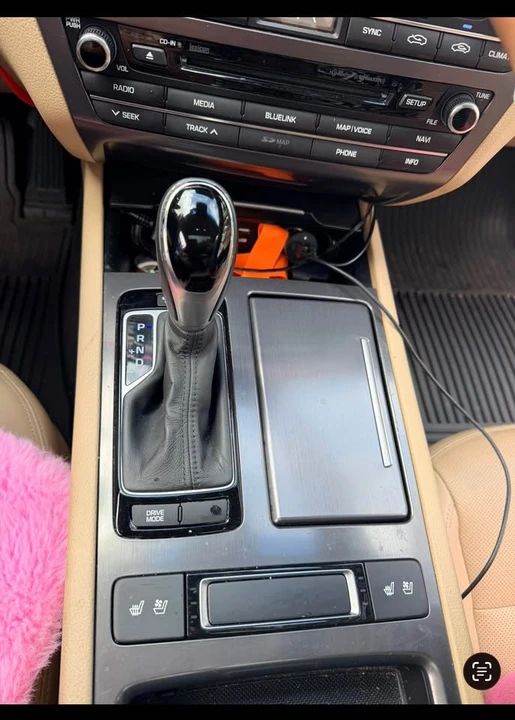 2016 Hyundai Genesis - Image 7 of 14