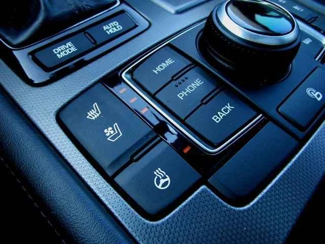 2016 Hyundai Genesis - Image 14 of 18