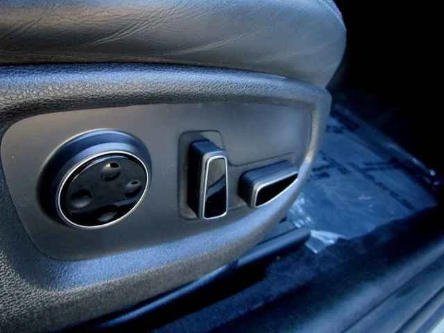 2016 Hyundai Genesis - Image 16 of 18