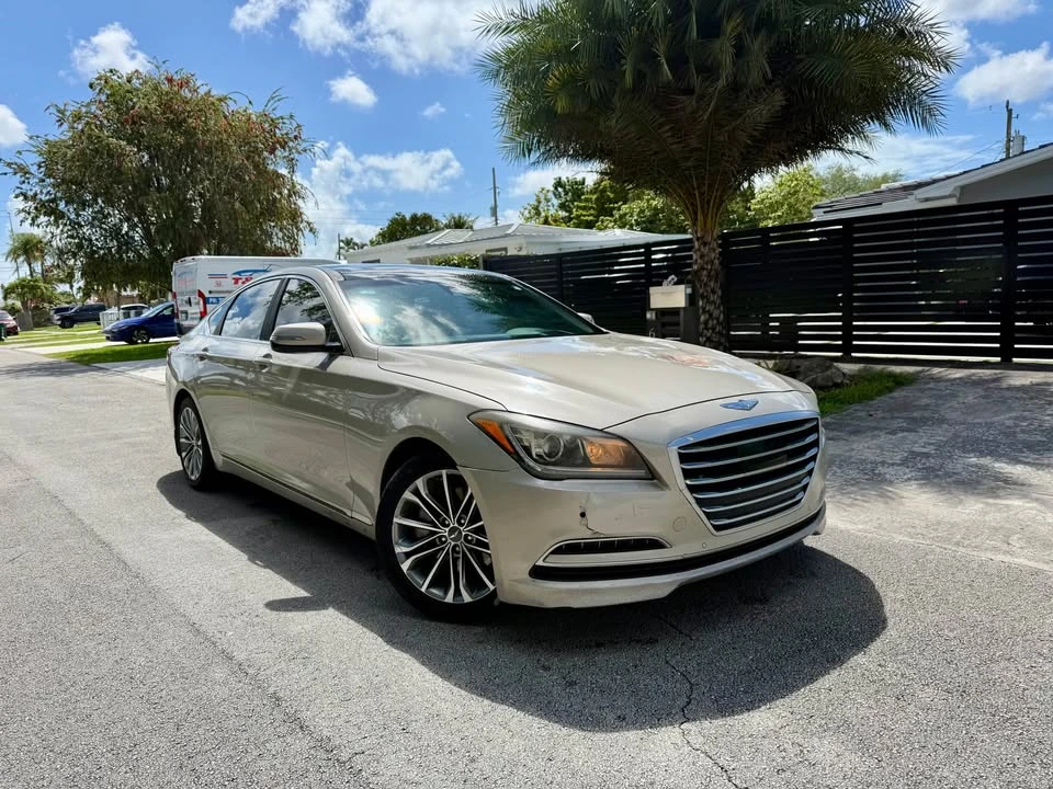 2016 Hyundai Genesis - Image 2 of 13
