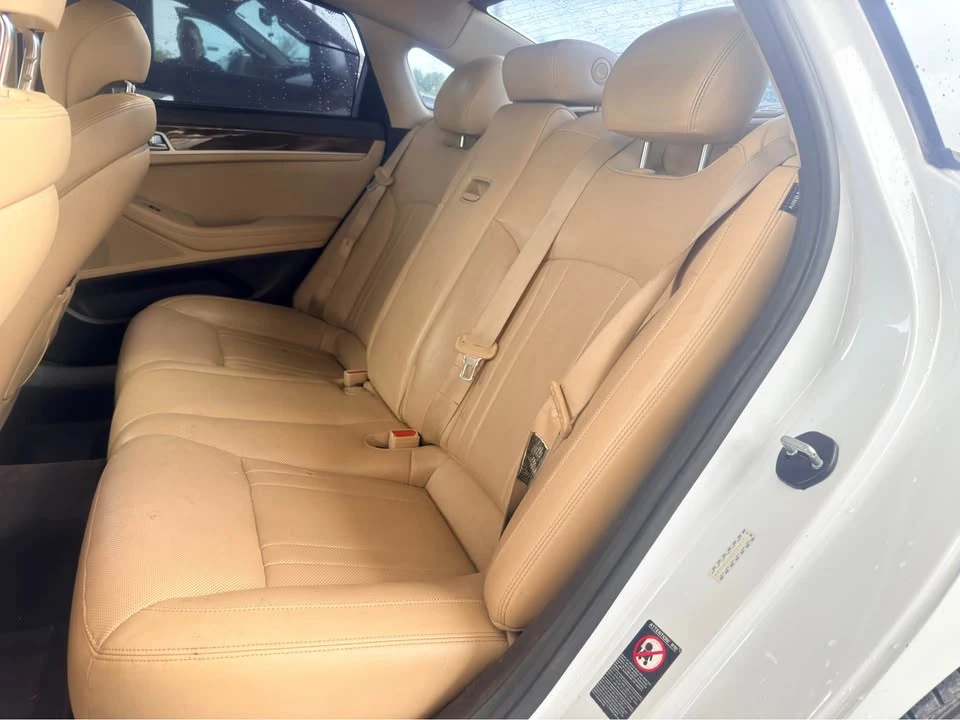 2016 Hyundai Genesis - Image 16 of 18