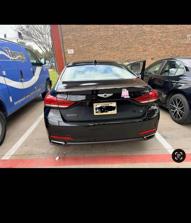 2016 Hyundai Genesis - Image 10 of 14