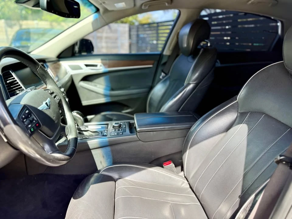 2016 Hyundai Genesis - Image 11 of 13