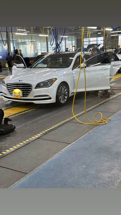 2016 Hyundai Genesis - Image 7 of 7