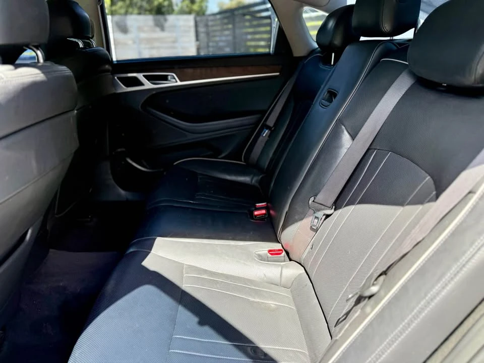 2016 Hyundai Genesis - Image 8 of 13