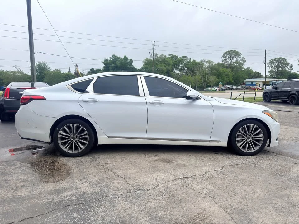 2016 Hyundai Genesis - Image 9 of 18