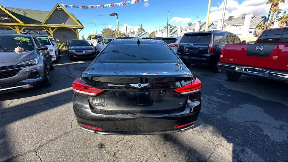 2016 Hyundai Genesis - Image 9 of 11