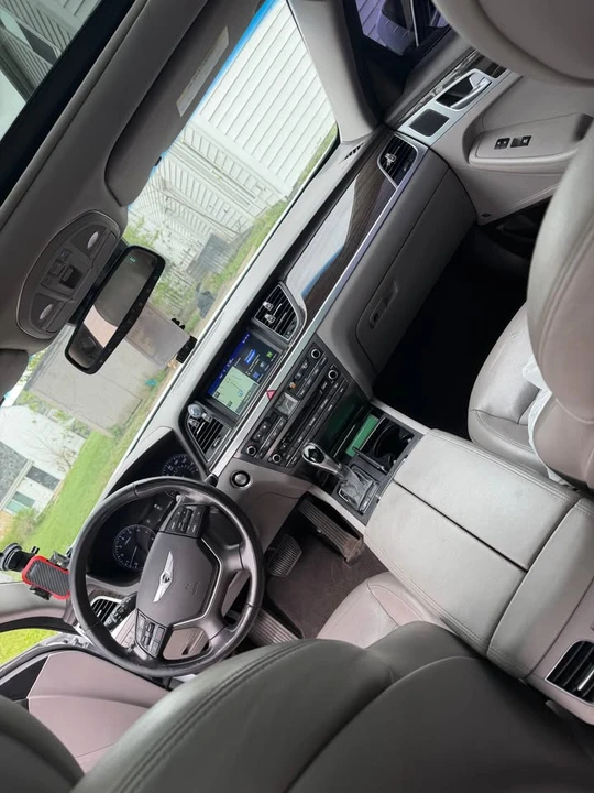 2016 Hyundai Genesis - Image 9 of 10