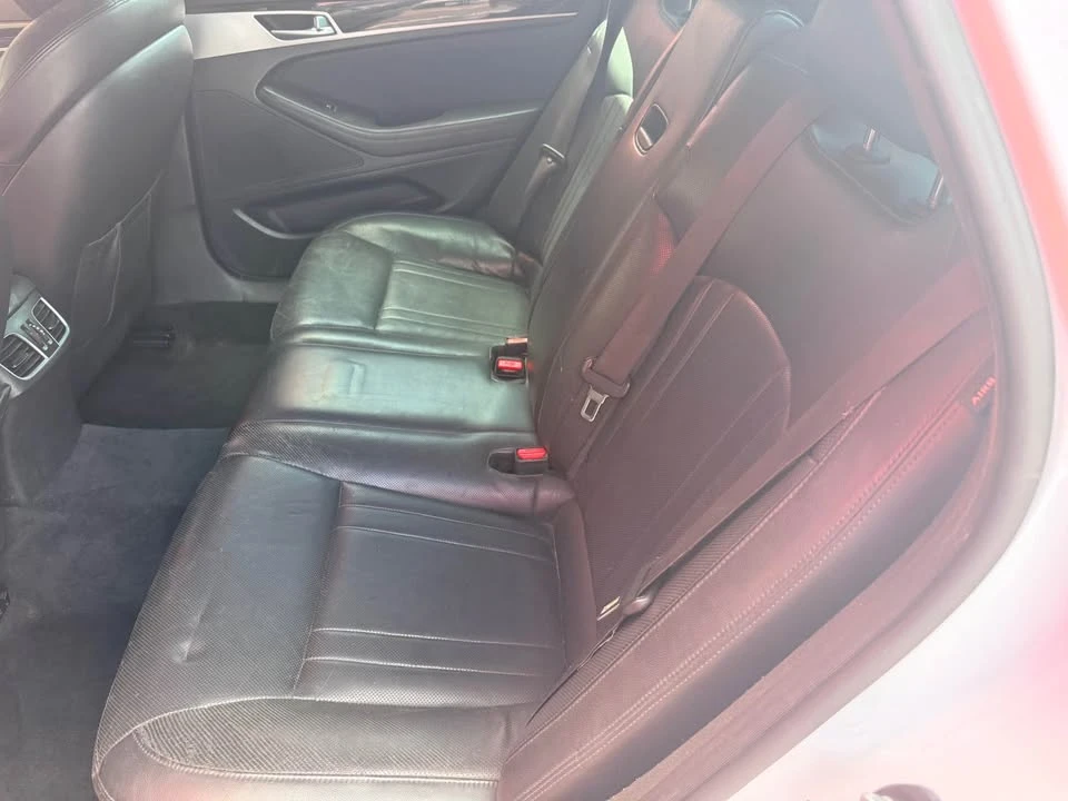 2016 Hyundai Genesis - Image 7 of 9