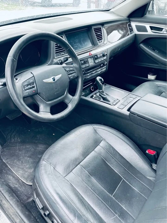 2016 Hyundai Genesis - Image 4 of 6