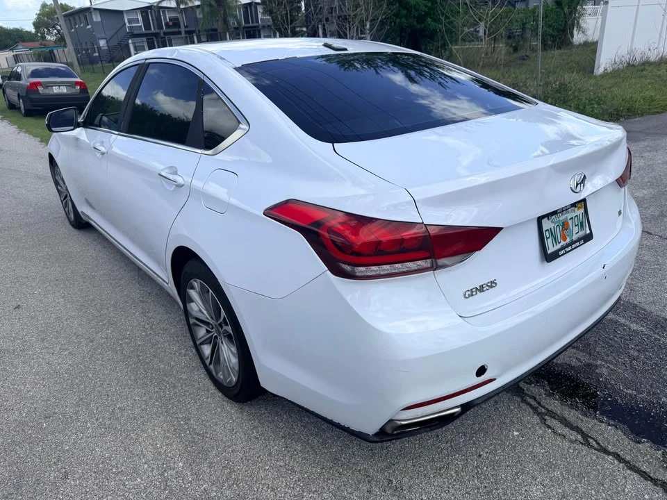 2016 Hyundai Genesis - Image 6 of 9