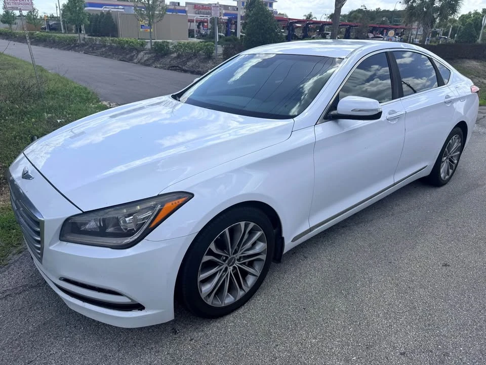 2016 Hyundai Genesis - Image 2 of 9