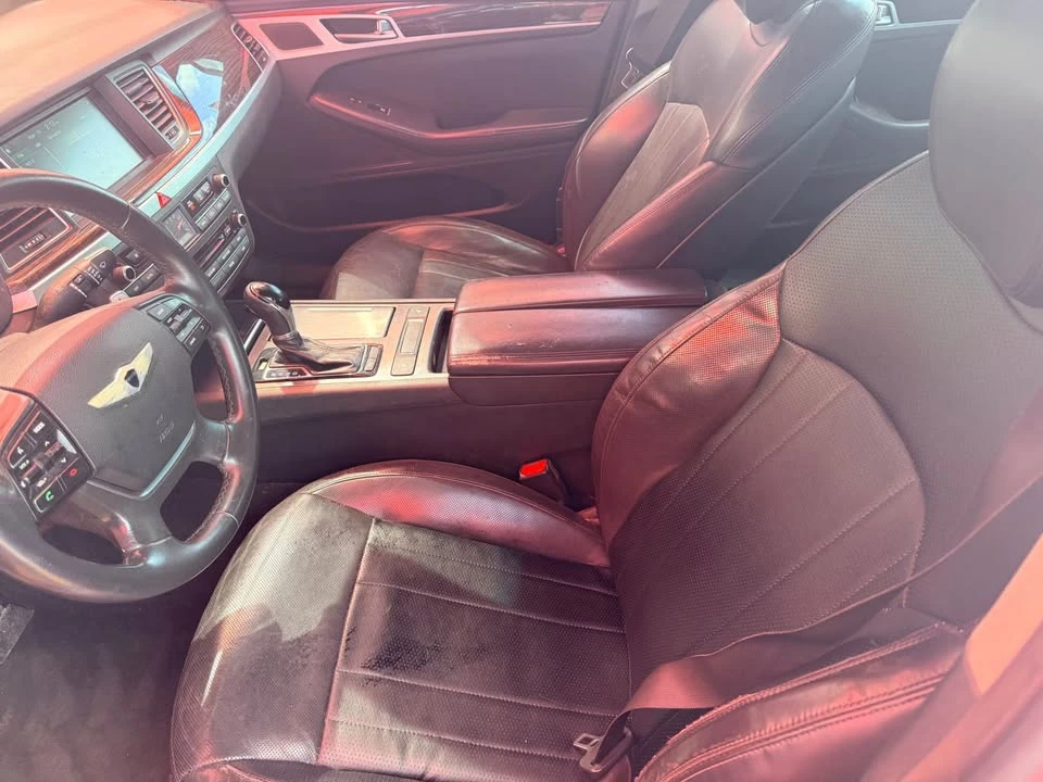 2016 Hyundai Genesis - Image 8 of 9