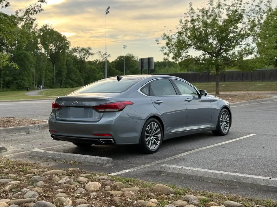 2016 Hyundai Genesis - Image 5 of 16