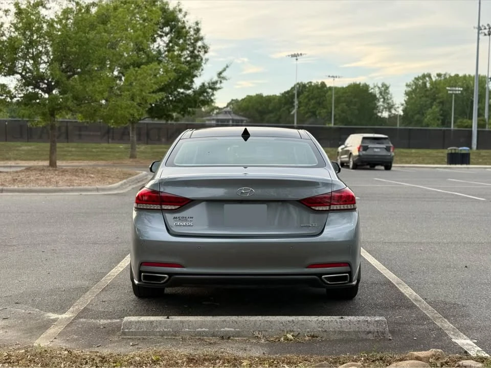 2016 Hyundai Genesis - Image 4 of 16