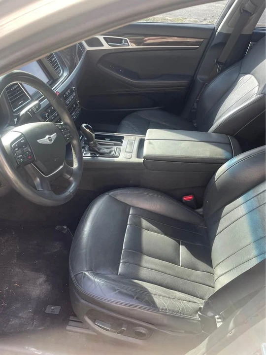 2016 Hyundai Genesis - Image 4 of 5