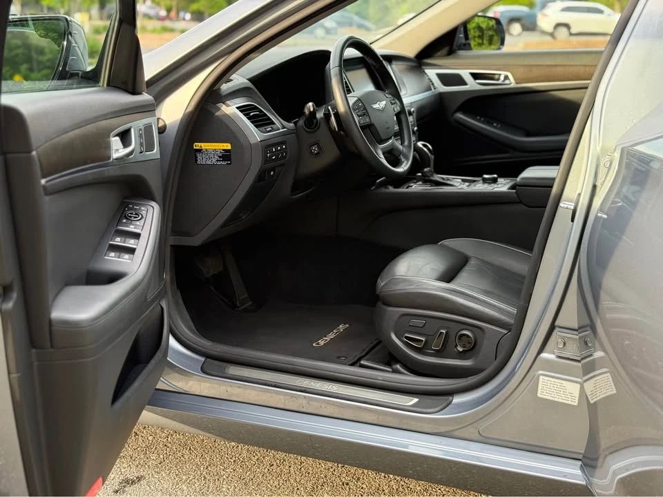 2016 Hyundai Genesis - Image 6 of 16