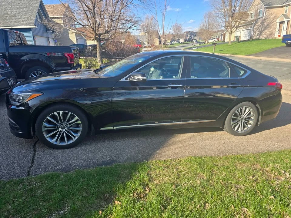 2016 Hyundai Genesis - Image 4 of 9