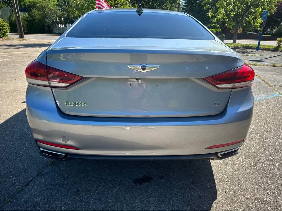 2016 Hyundai Genesis - Image 8 of 20