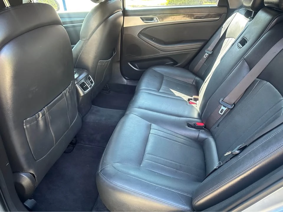 2016 Hyundai Genesis - Image 12 of 20