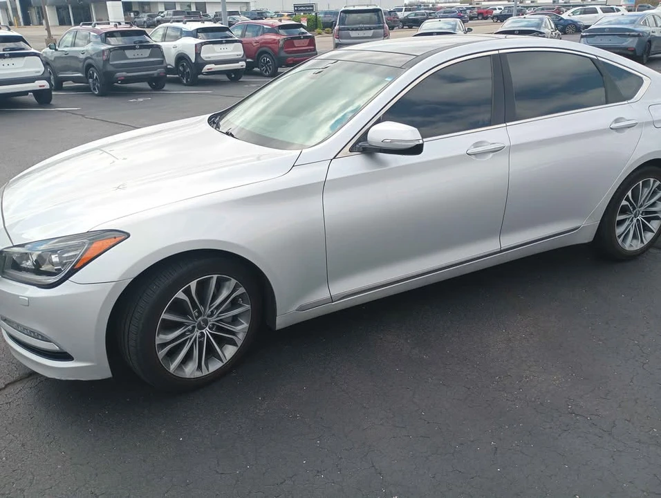 2016 Hyundai Genesis - Image 4 of 10