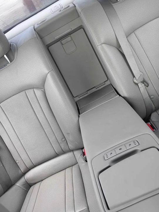 2016 Hyundai Genesis - Image 10 of 10