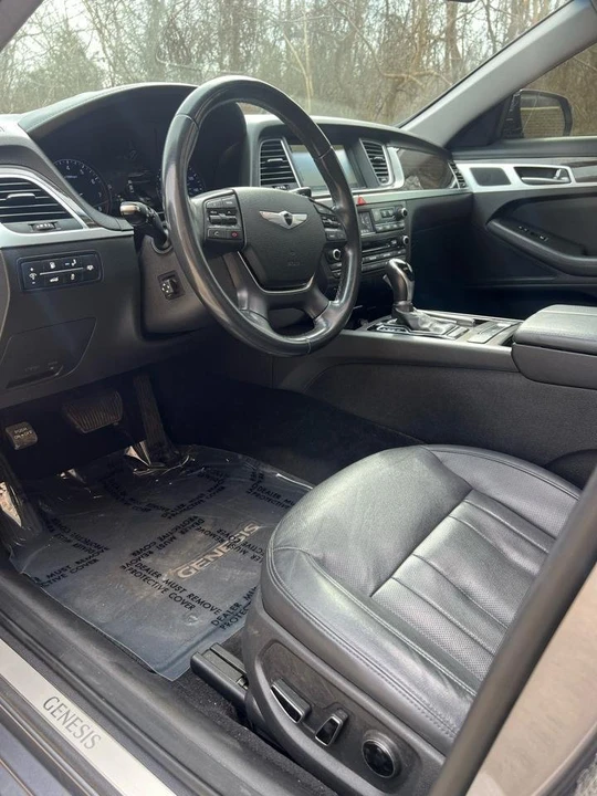 2016 Hyundai Genesis - Image 16 of 20