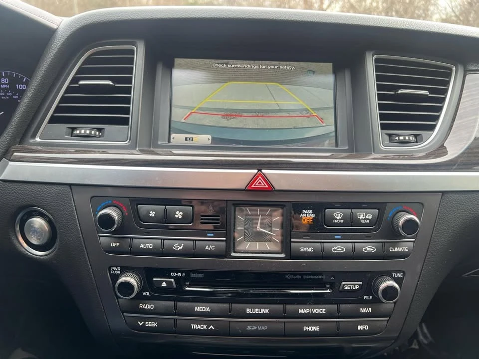 2016 Hyundai Genesis - Image 14 of 20