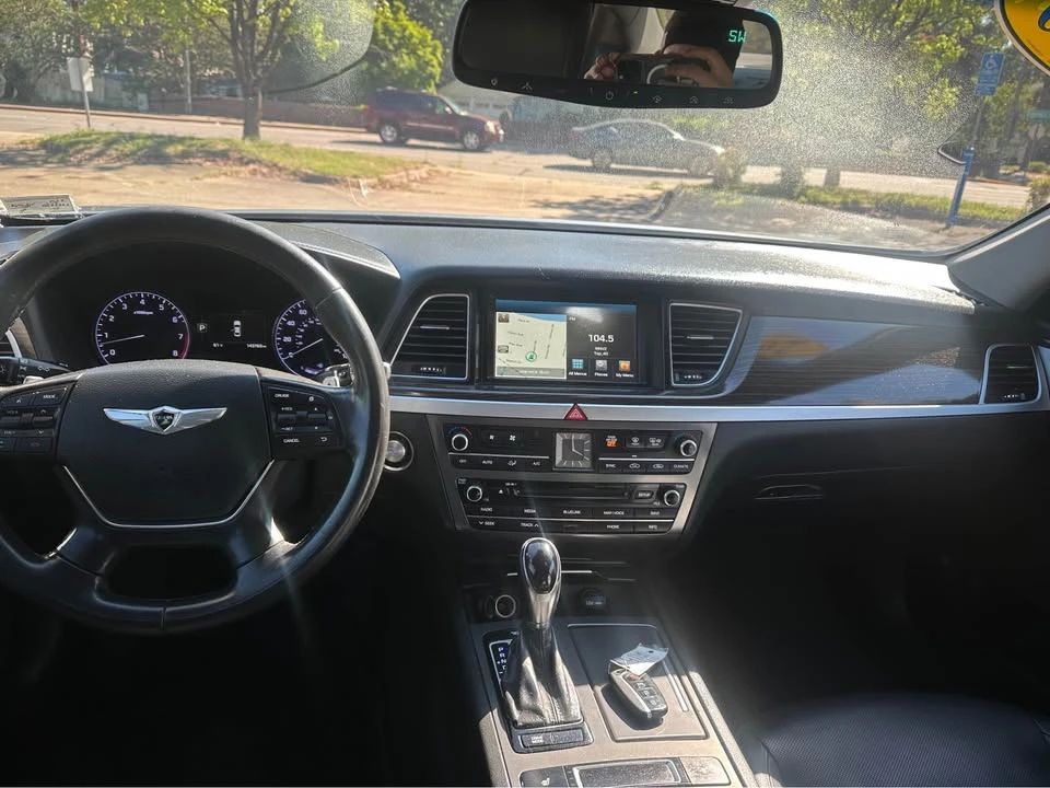 2016 Hyundai Genesis - Image 13 of 20