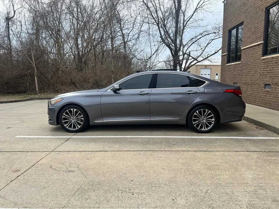 2016 Hyundai Genesis - Image 2 of 20