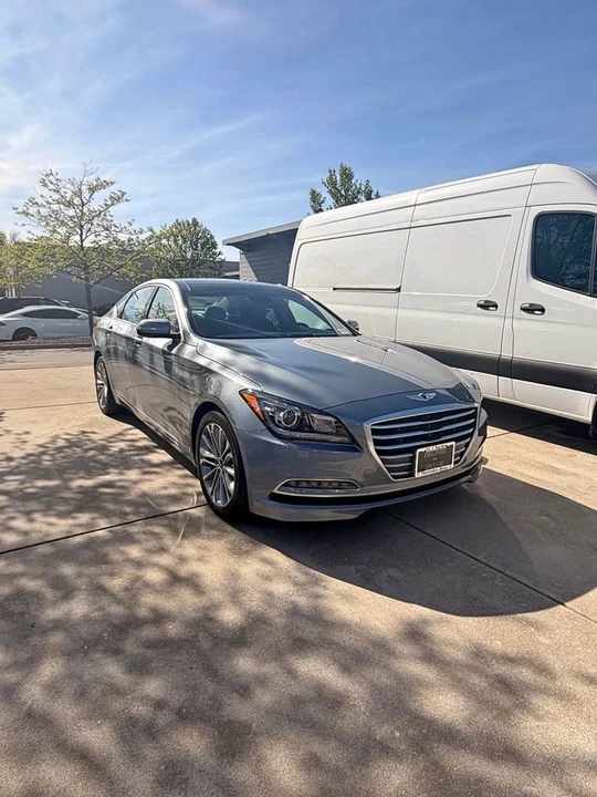 2016 Hyundai Genesis - Image 2 of 9