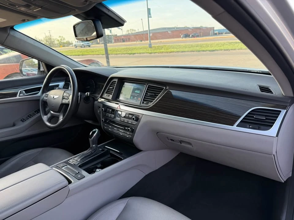 2016 Hyundai Genesis - Image 12 of 18