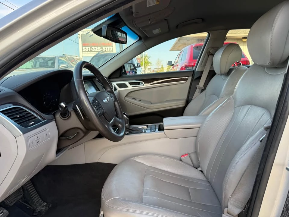 2016 Hyundai Genesis - Image 9 of 18