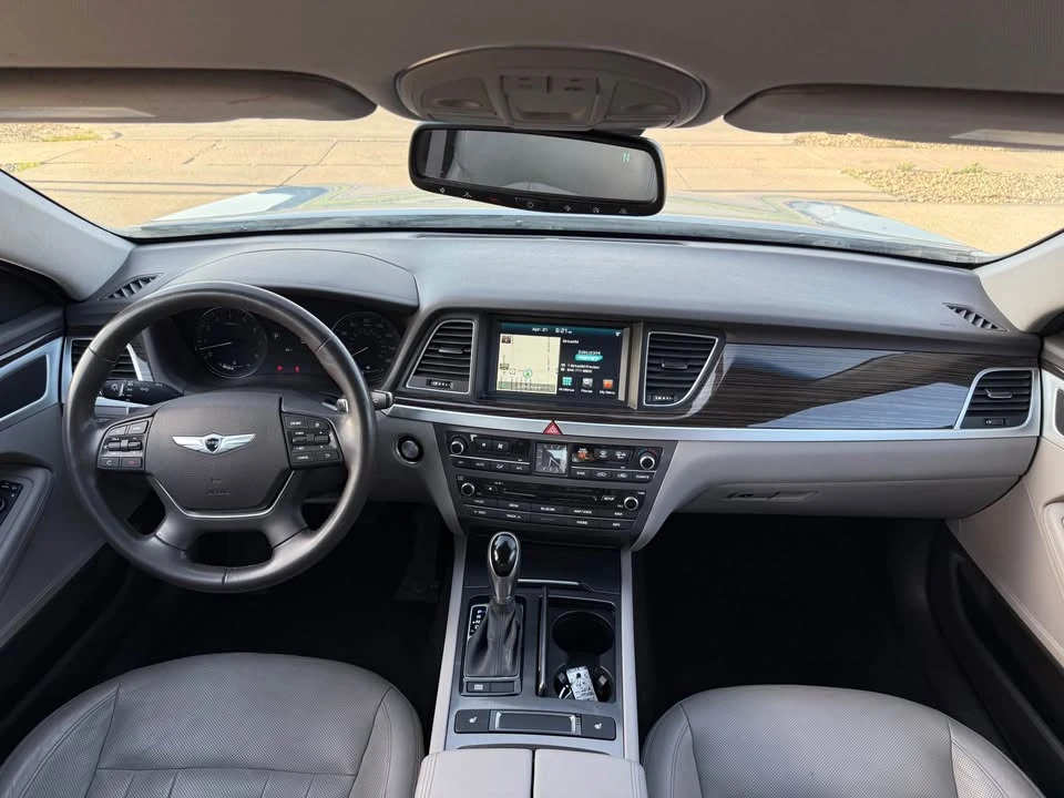 2016 Hyundai Genesis - Image 13 of 18