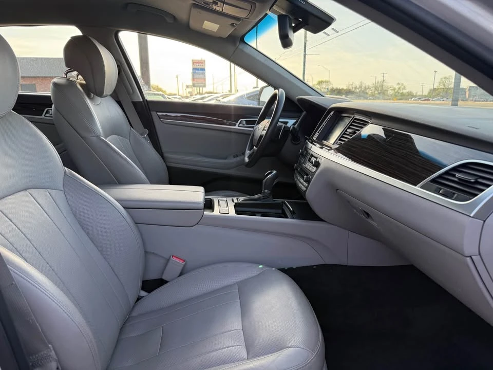 2016 Hyundai Genesis - Image 10 of 18