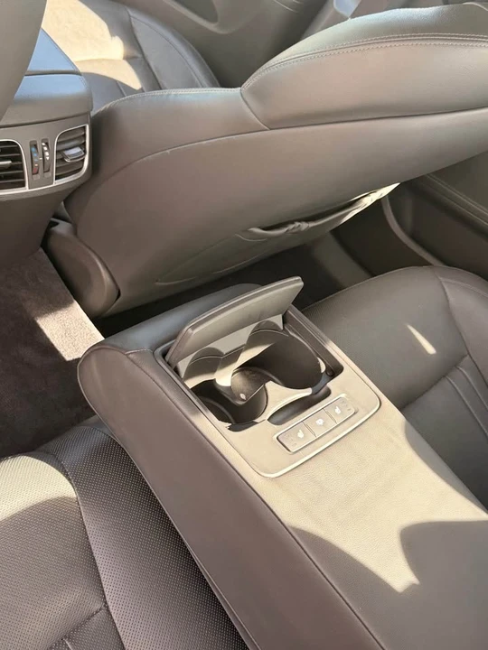 2016 Hyundai Genesis - Image 7 of 9