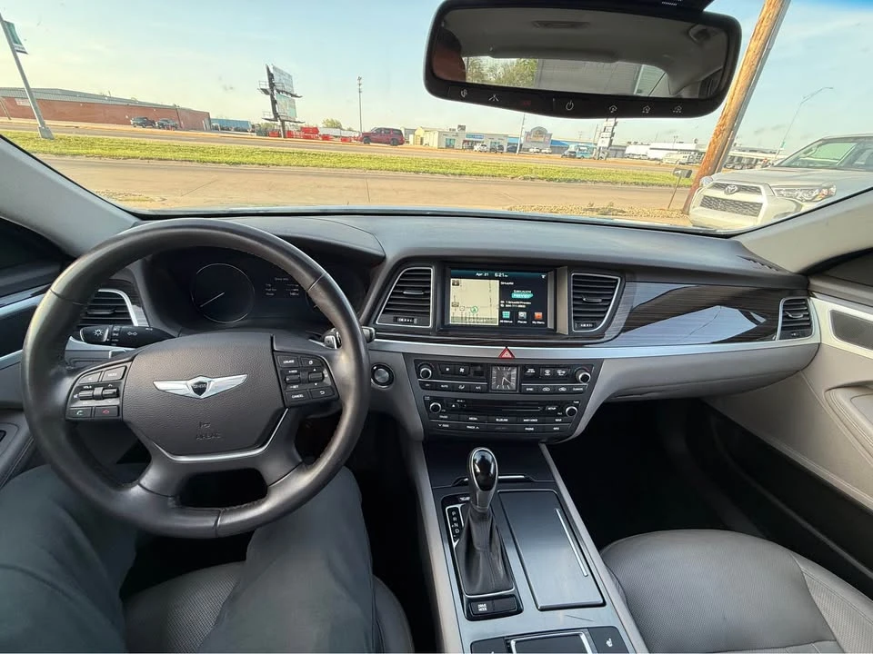 2016 Hyundai Genesis - Image 16 of 18