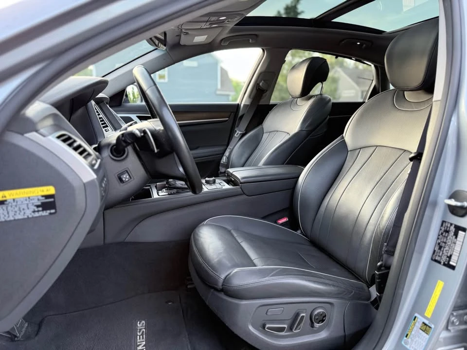 2016 Hyundai Genesis - Image 7 of 17