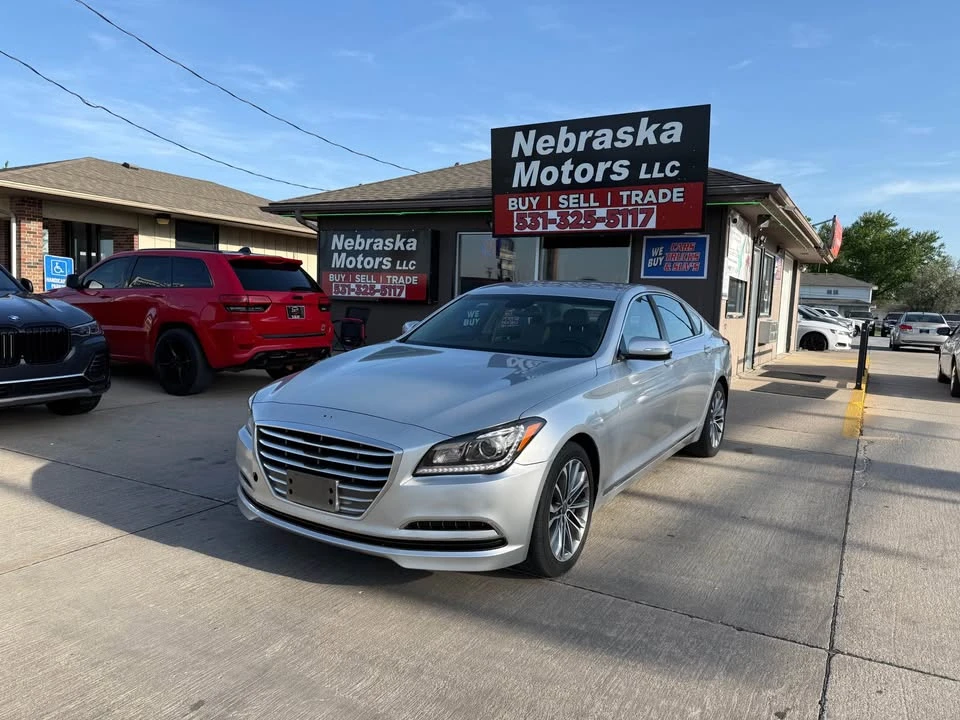 2016 Hyundai Genesis - Image 2 of 18
