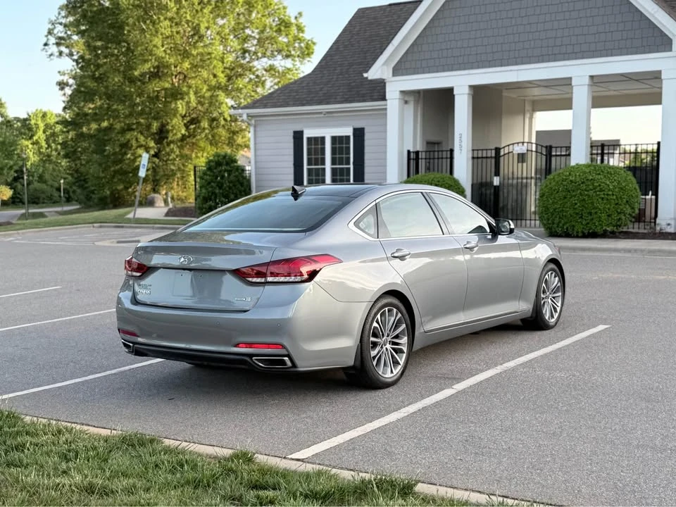 2016 Hyundai Genesis - Image 5 of 17