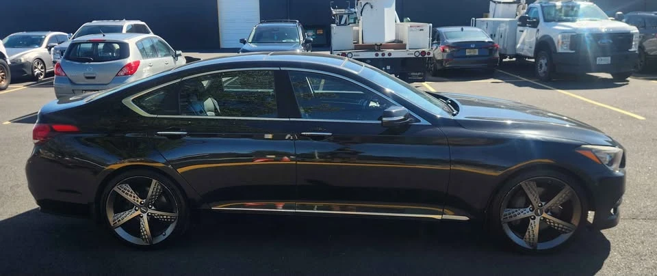 2016 Hyundai Genesis - Image 5 of 10